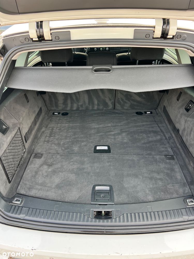 BMW Seria 5 525d - 23