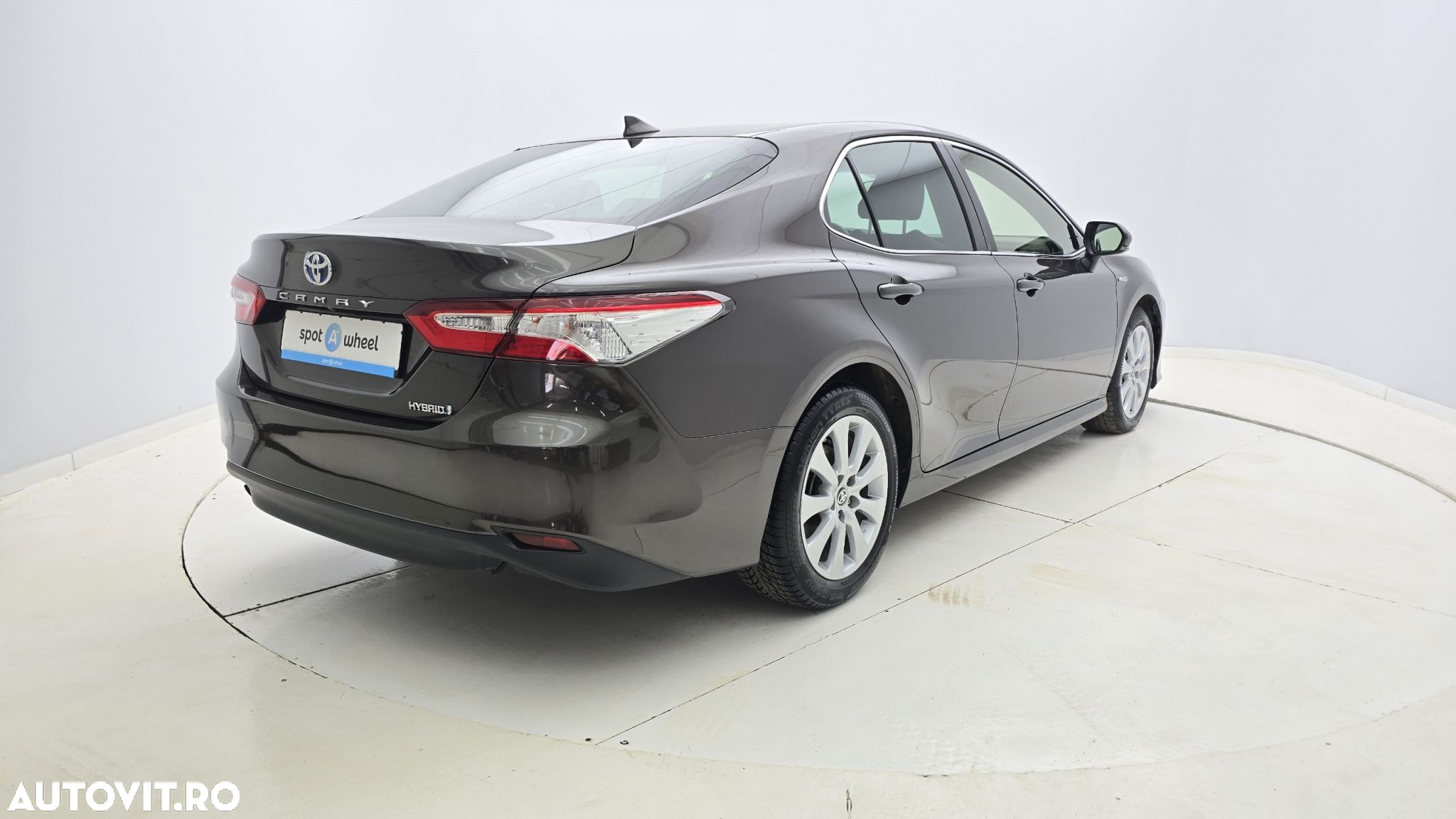 Toyota Camry - 6