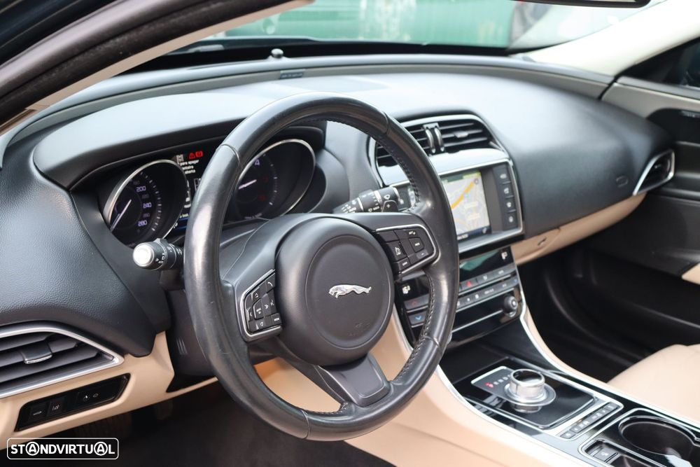 Jaguar XE 2.0 D Prestige Aut. - 11
