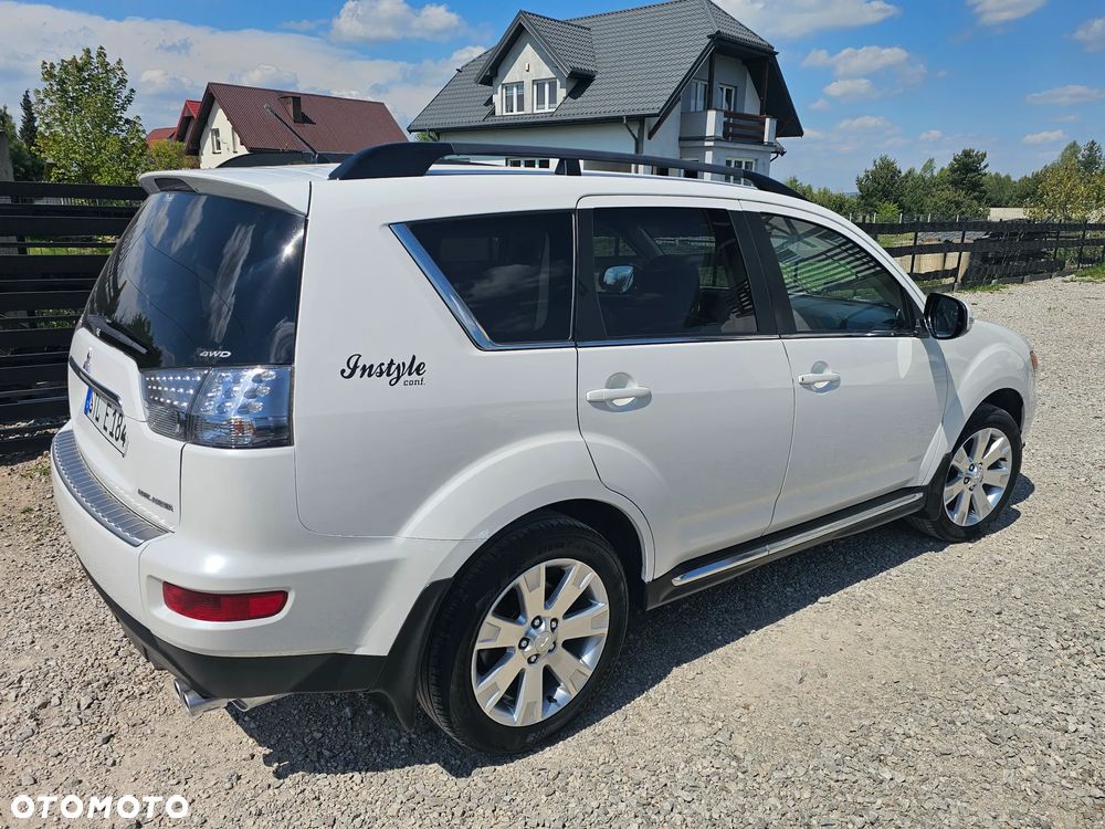 Mitsubishi Outlander - 3