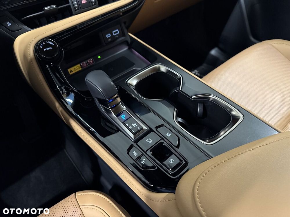 Lexus NX 350h Omotenashi AWD - 24