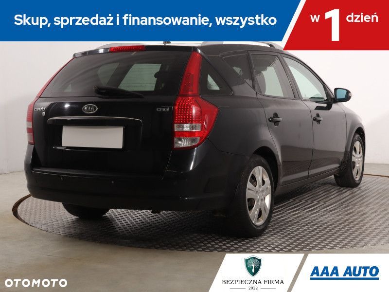 Kia Ceed - 7