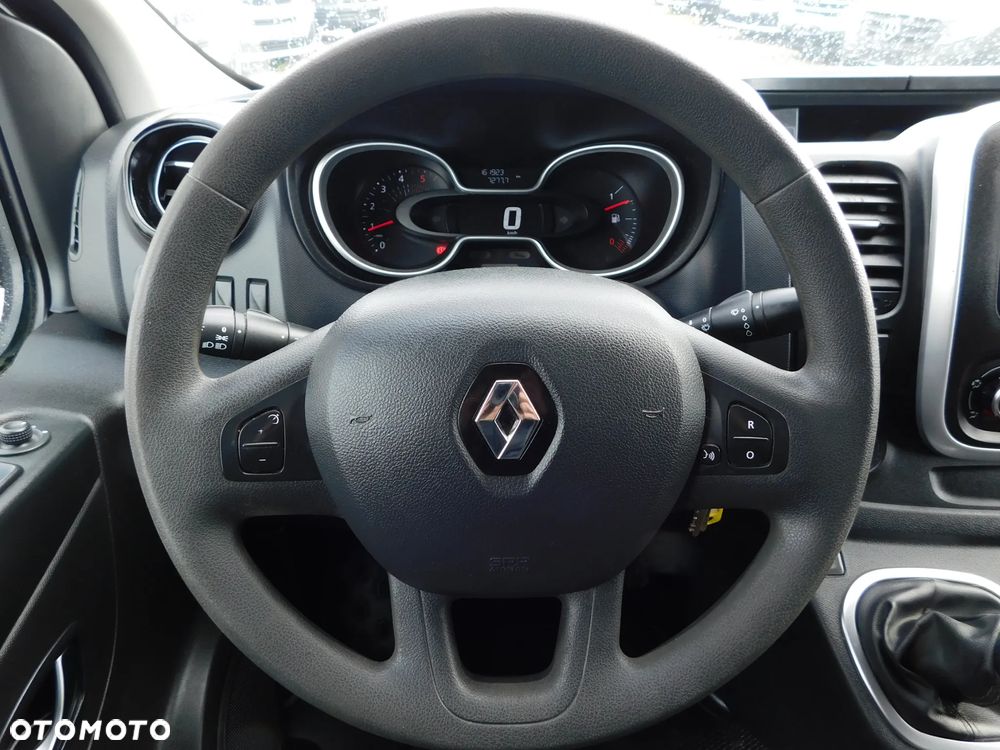 Renault TRAFIC - 11