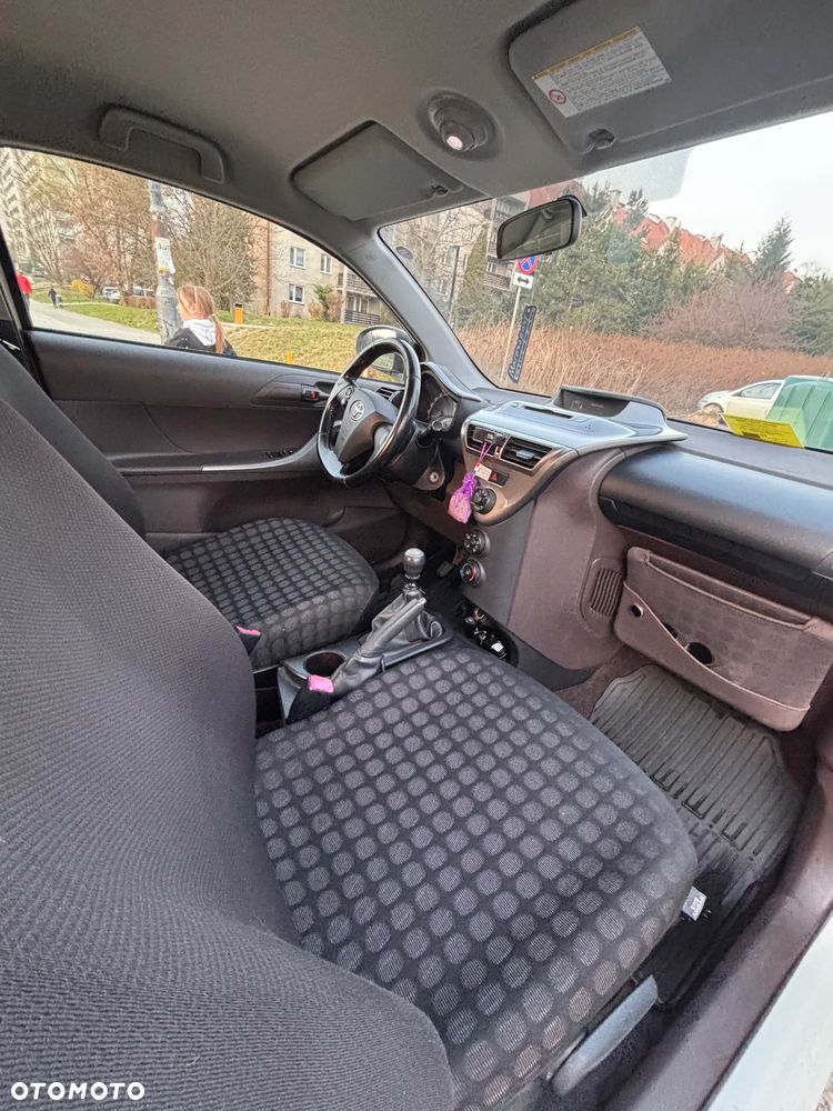 Toyota iQ 1.0 - 13