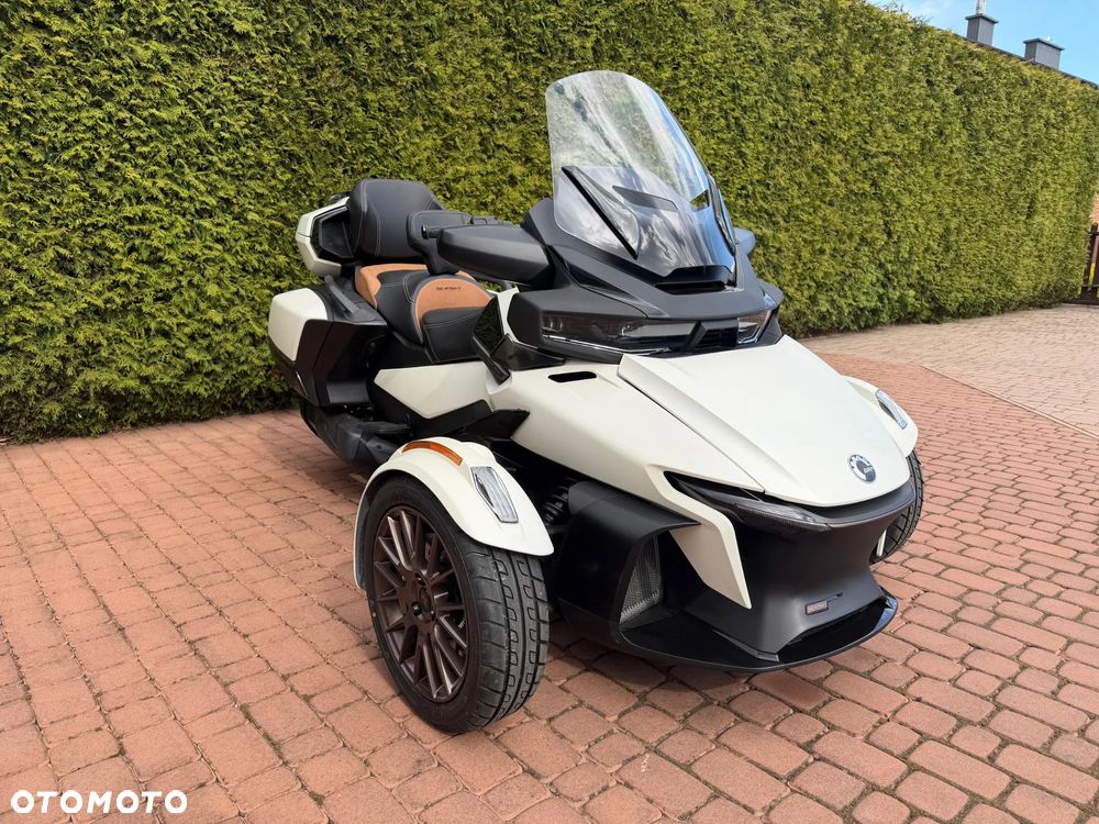Can-Am Spyder - 1