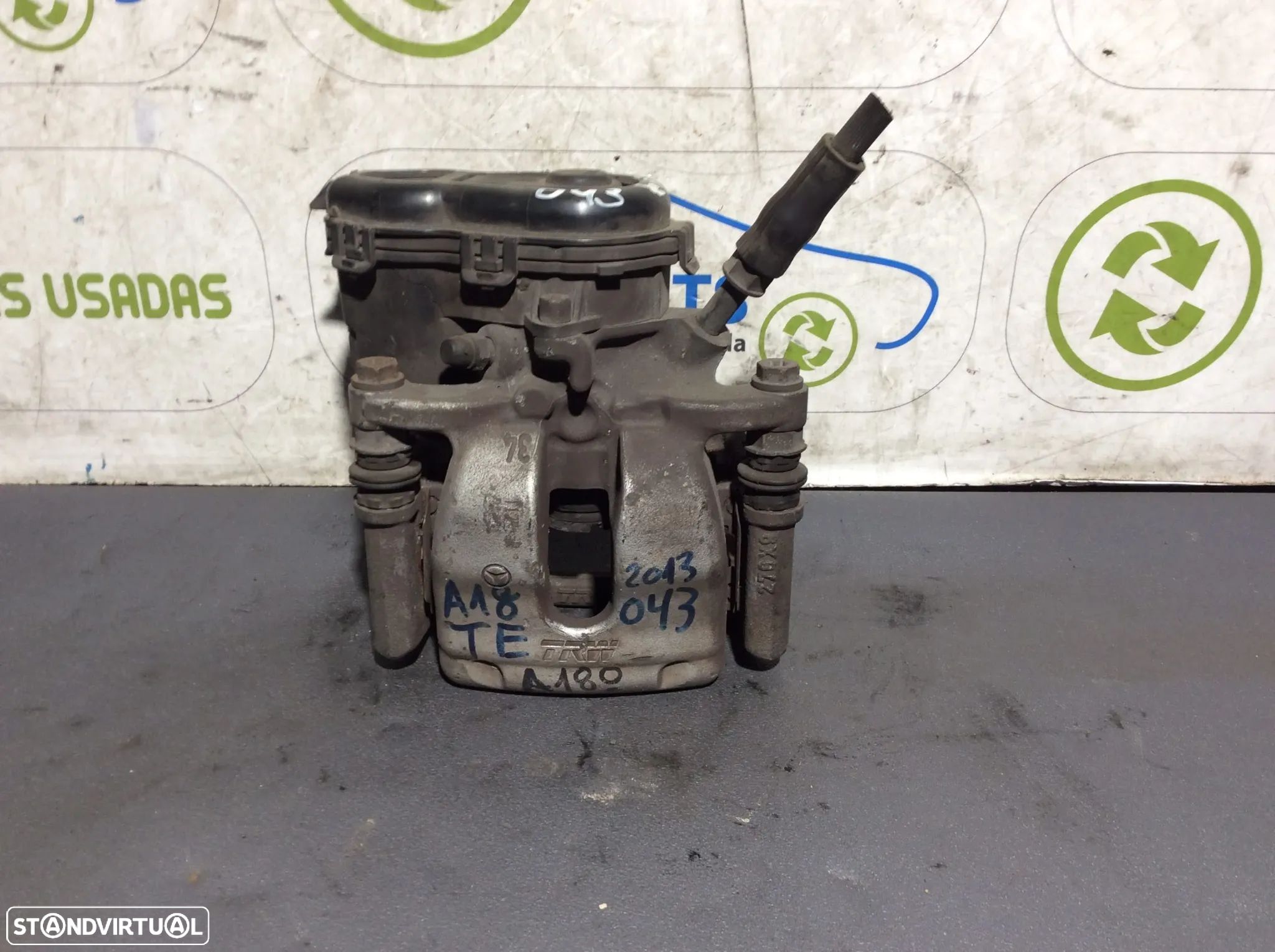 Pinça de travão trás esquerda Mercedes Class A180 2013 - 1