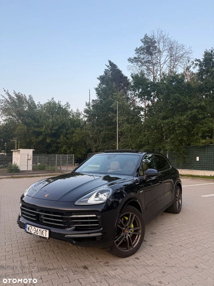 Porsche Cayenne - 1