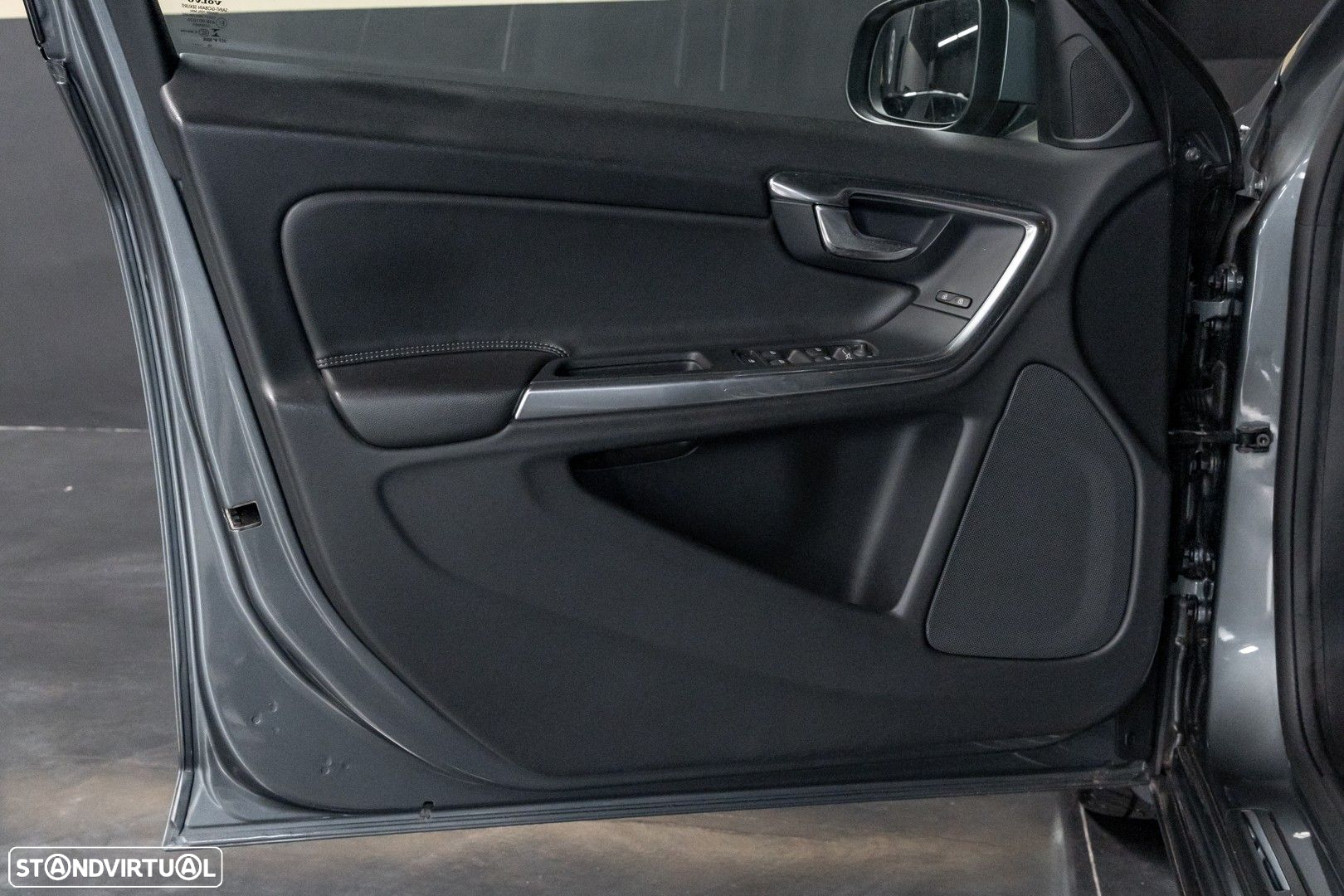 Volvo V60 2.4 D6 Momentum AWD Phev - 21