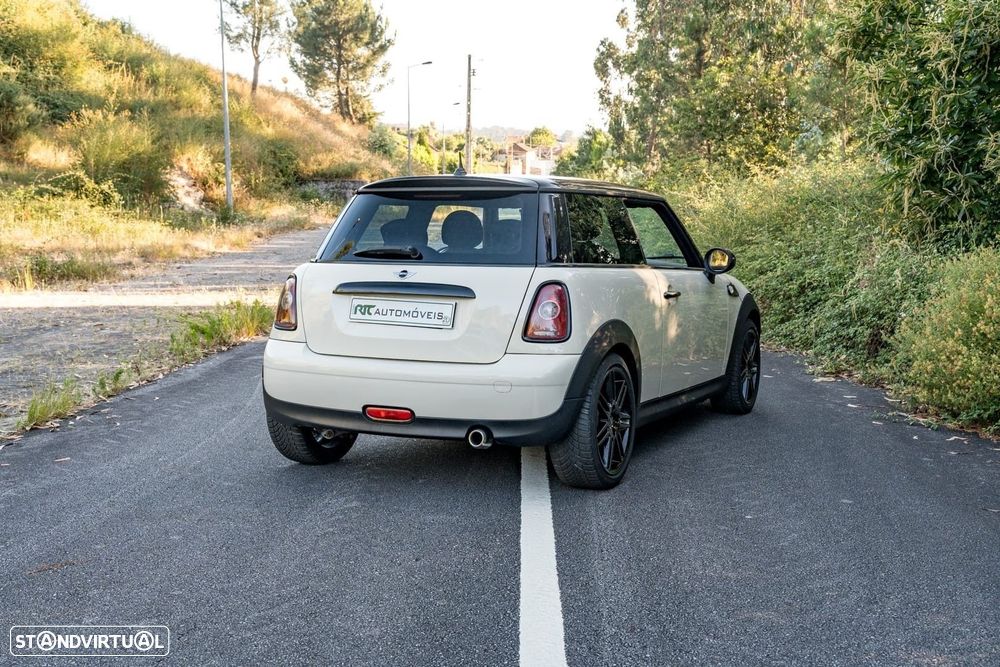 MINI 3 Portas Cooper D - 13