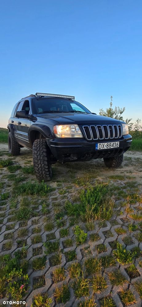 Jeep Grand Cherokee - 12