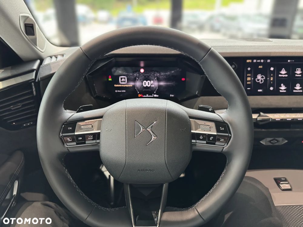 DS Automobiles N°4 1.2 mHEV Étoile Alcantara eDCS6 - 20