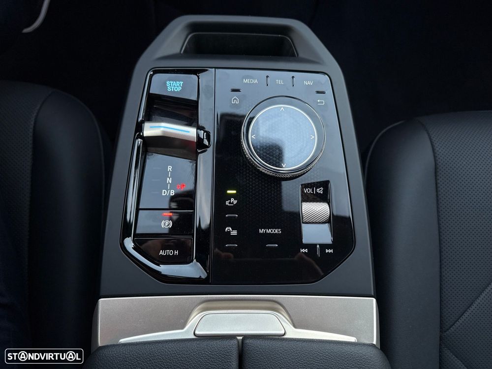 BMW iX xDrive 40 Pack Desportivo - 40