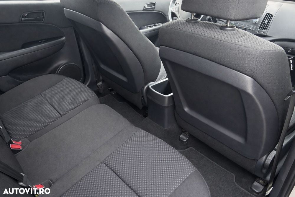 Hyundai i30 1.6 CRDI blue Classic - 9