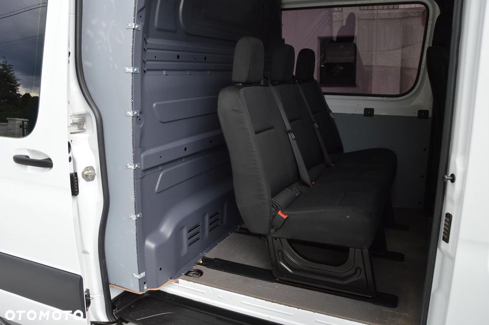 Mercedes-Benz Sprinter - 23