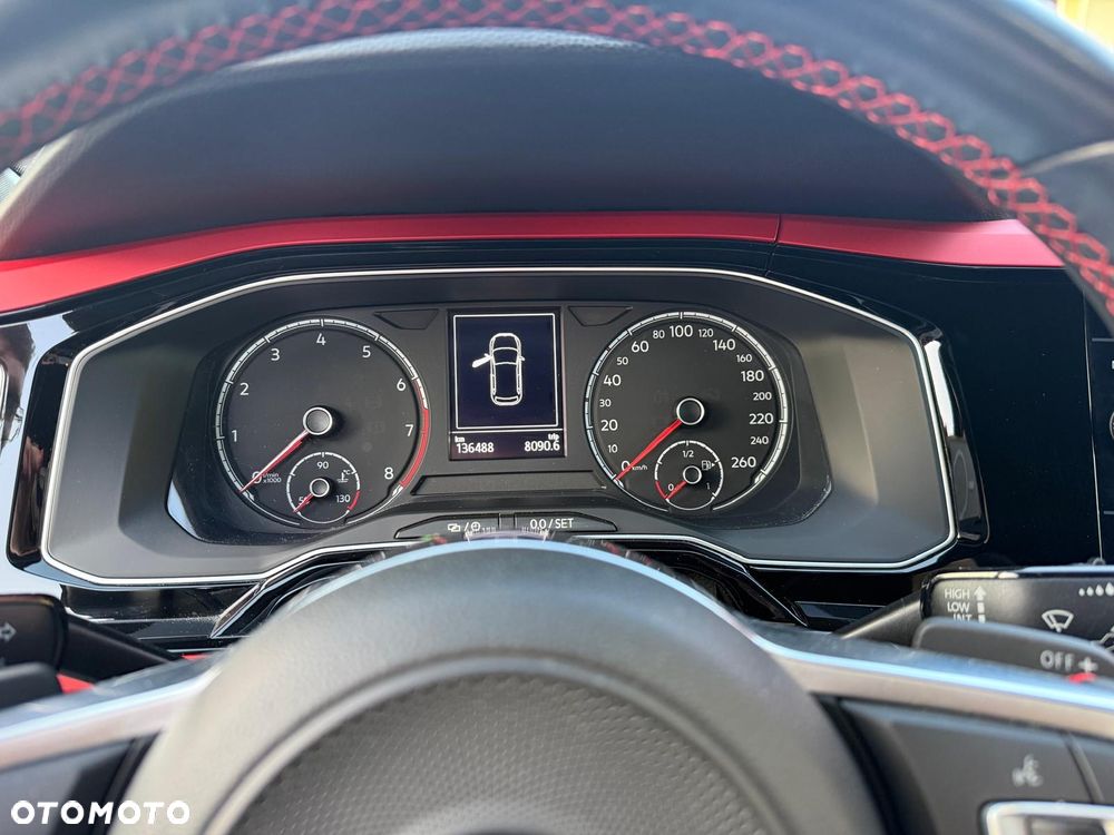 Volkswagen Polo - 12