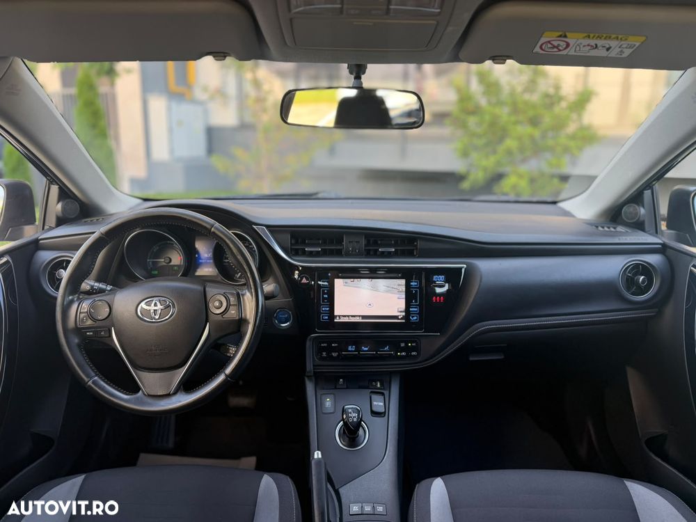 Toyota Auris - 13