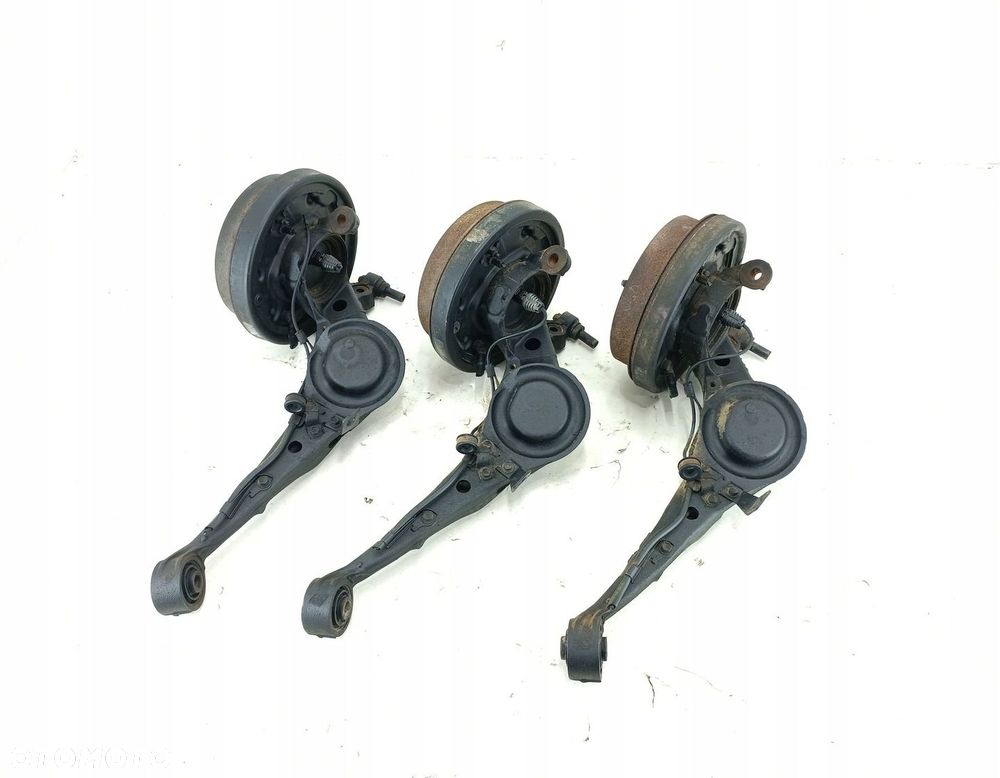 WAHACZ PIASTA PRAWY TYLNY TYŁ TOYOTA RAV4 I 94-00 2WD SUPER STAN - 1