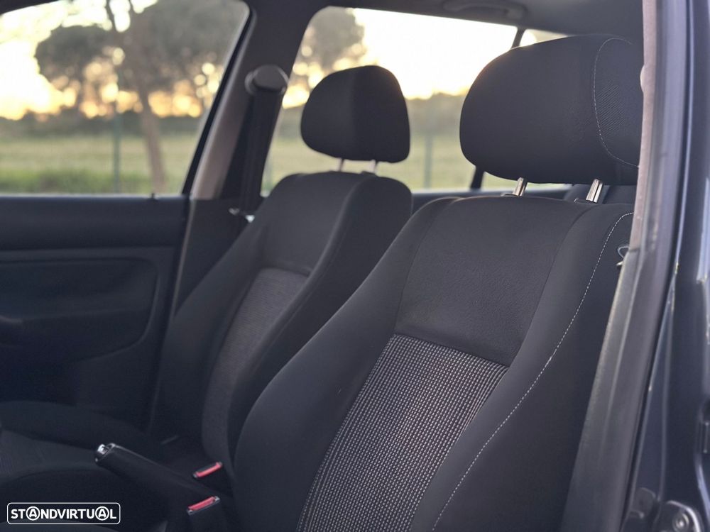 VW Golf 1.6i Confortline AC - 11