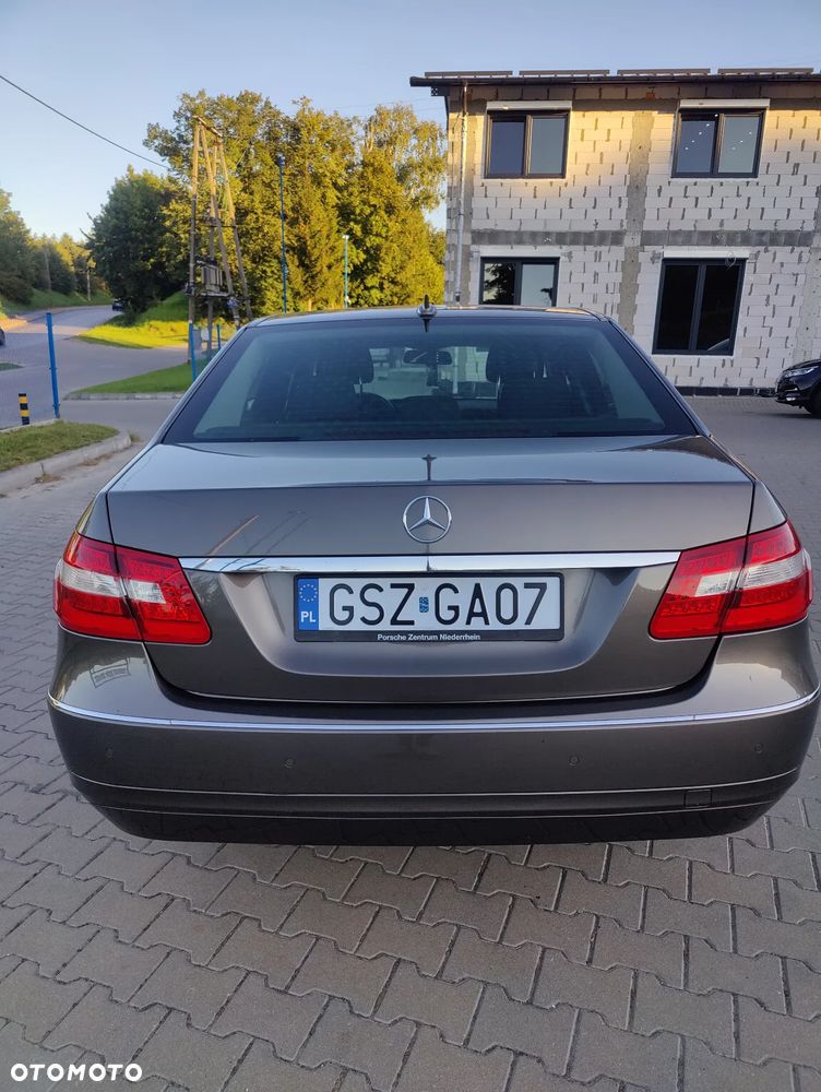 Mercedes-Benz Klasa E 250 CDI DPF BlueEFFICIENCY Automatik Elegance - 4