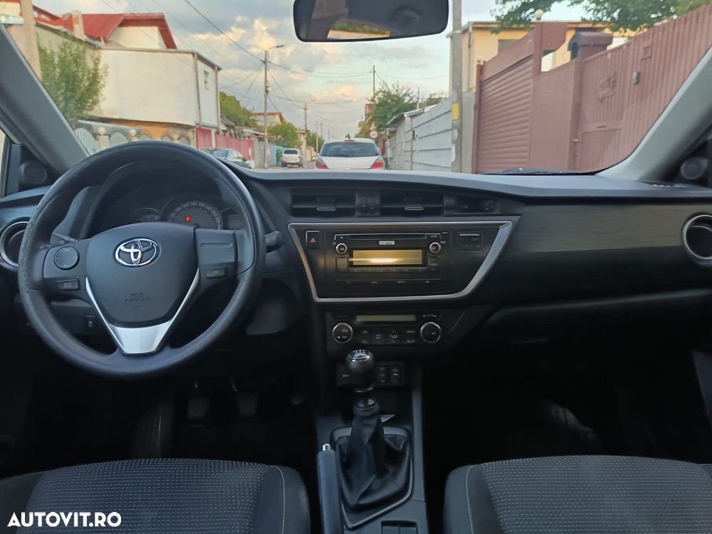 Toyota Auris 1.4 D-4D Terra - 8