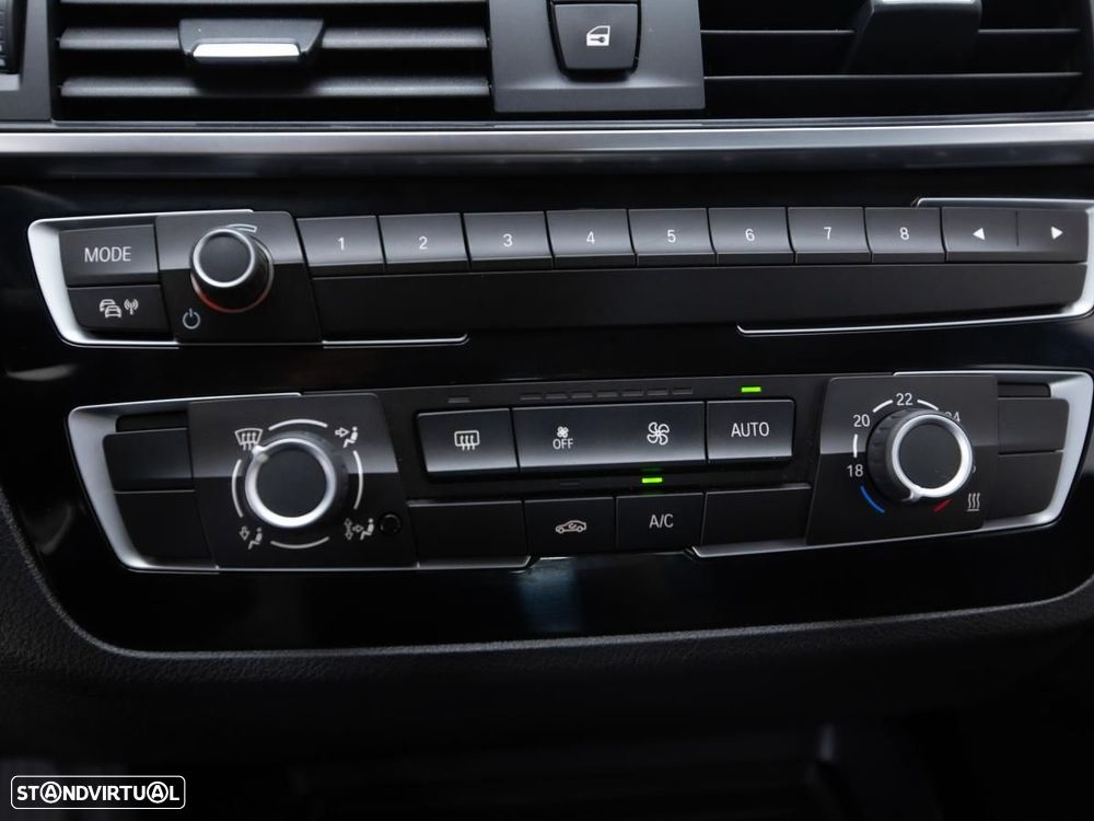 BMW 116 d Line Sport Auto — fotografia 15