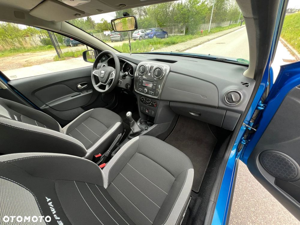 Dacia Sandero TCe 100 Essential - 8