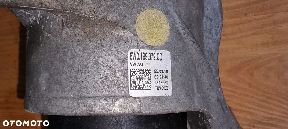 Poduszka silnika  AUDI A4 B9 2.0 TDI 8W0199372CD