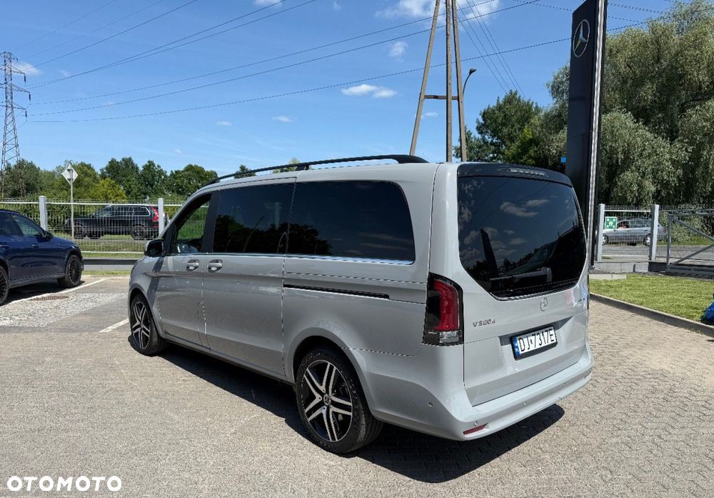 Mercedes-Benz Klasa V - 6