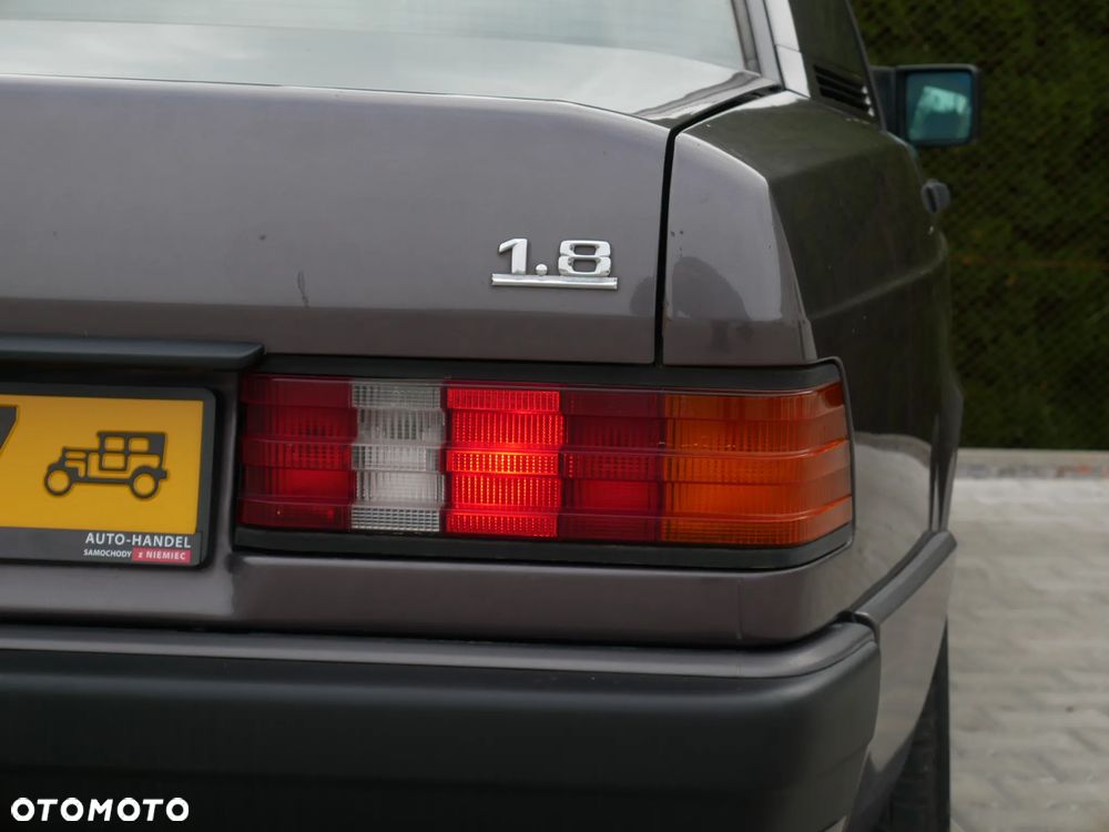 Mercedes-Benz W201 (190) - 18