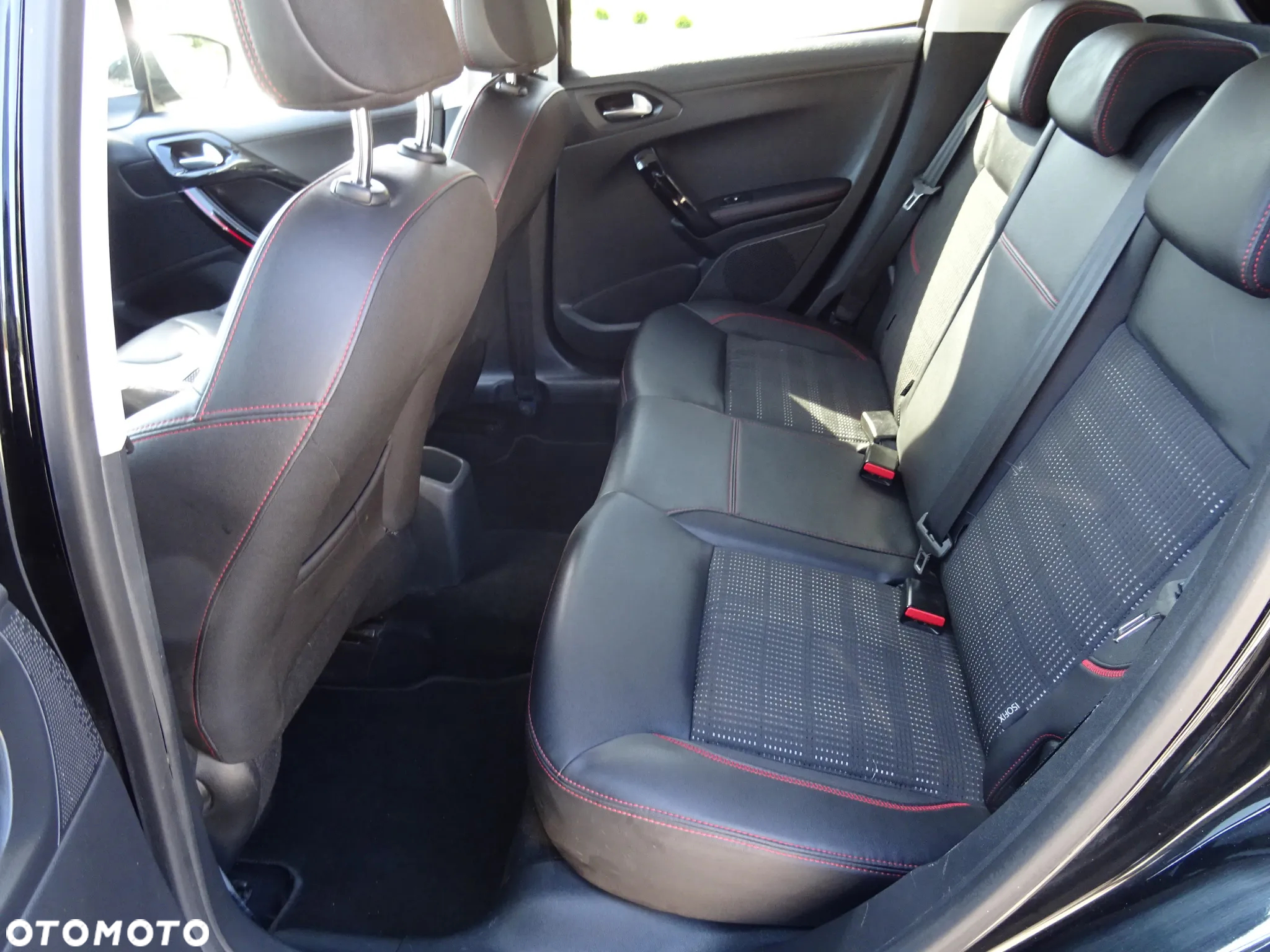Peugeot 208 PureTech 110 Stop & Start Allure - 10