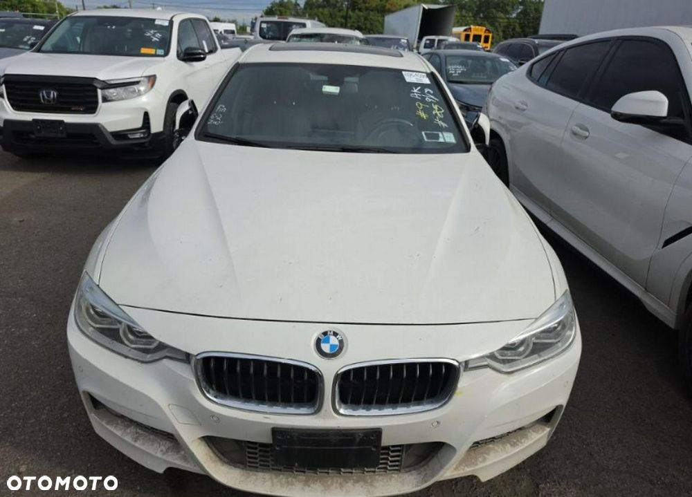 BMW Seria 3 330i xDrive M Sport - 2