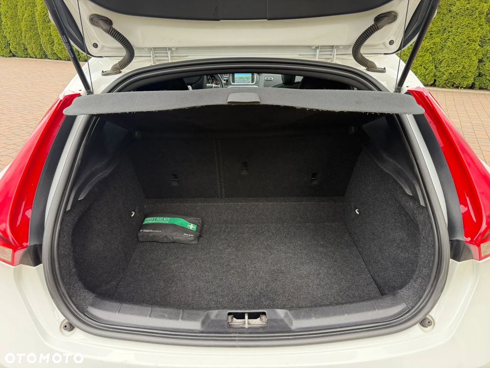 Volvo V40 D2 Inscription - 28
