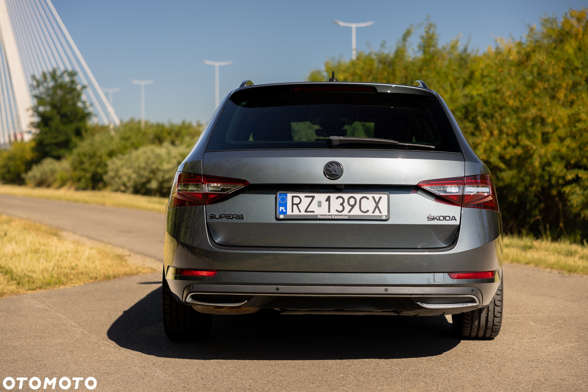 Skoda Superb 2.0 TDI DSG Sportline - 9