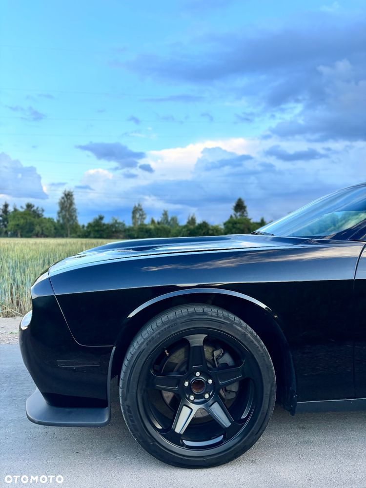 Dodge Challenger - 5