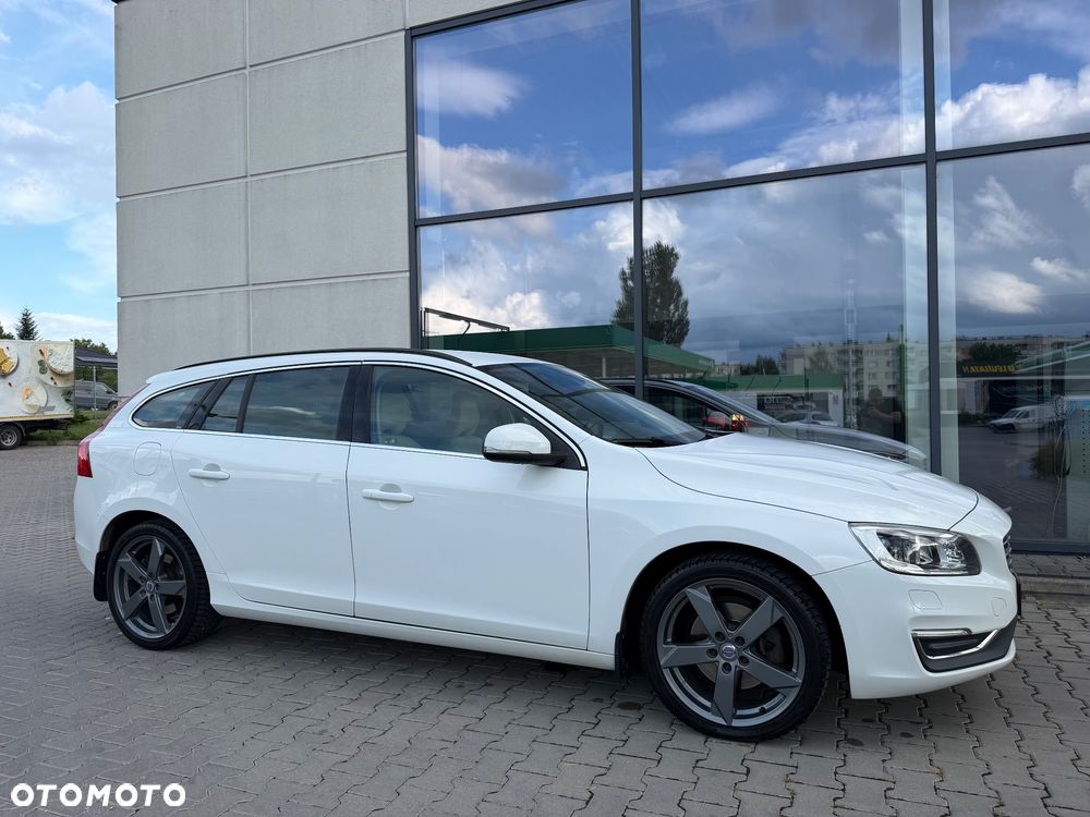 Volvo V60 T3 Geartronic Momentum - 8