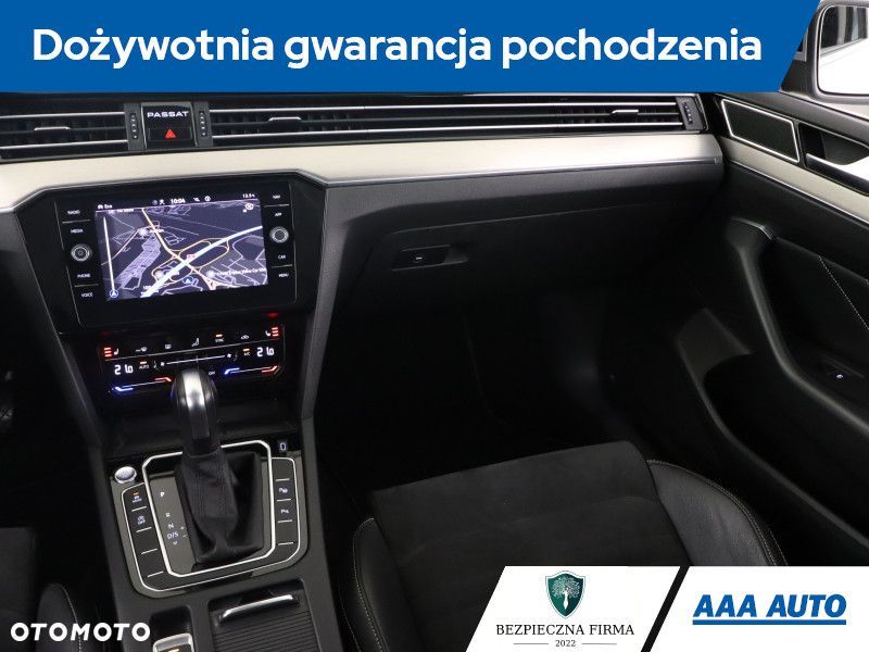 Volkswagen Passat - 10