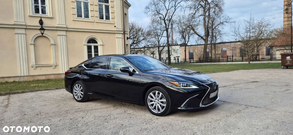 Lexus ES 300h Style Edition - 6
