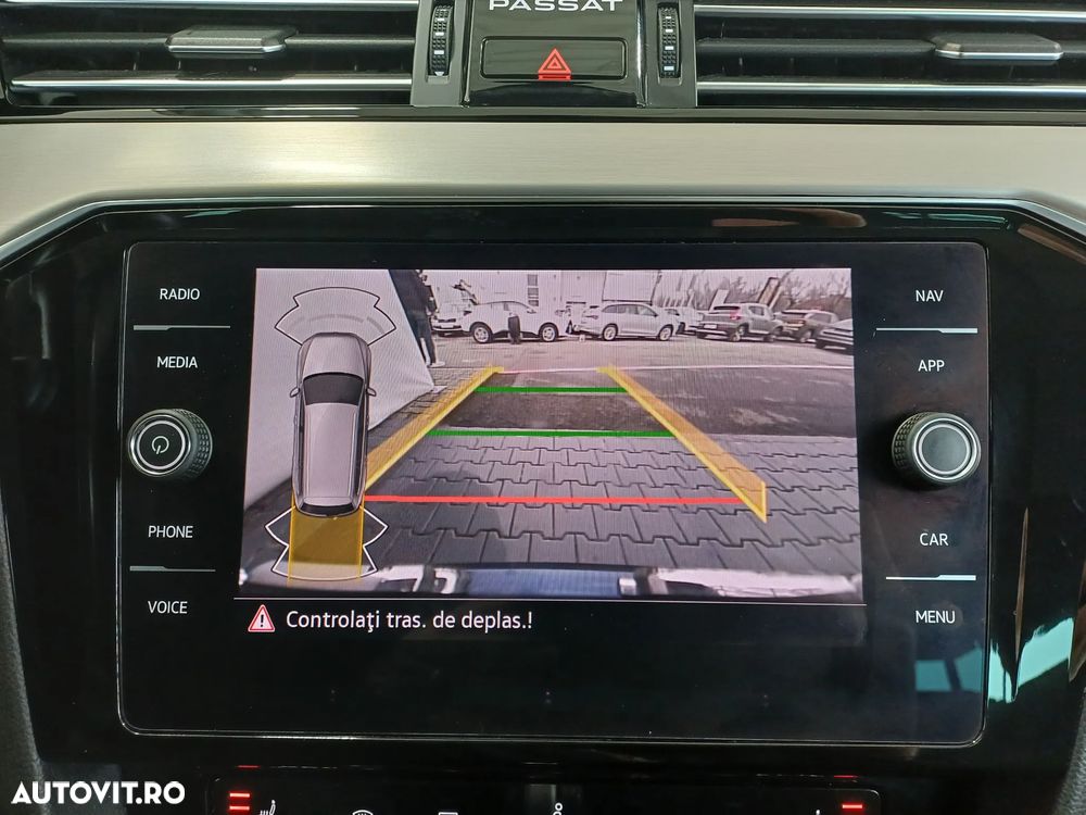 Volkswagen Passat 2.0 TDI SCR DSG Elegance - 34