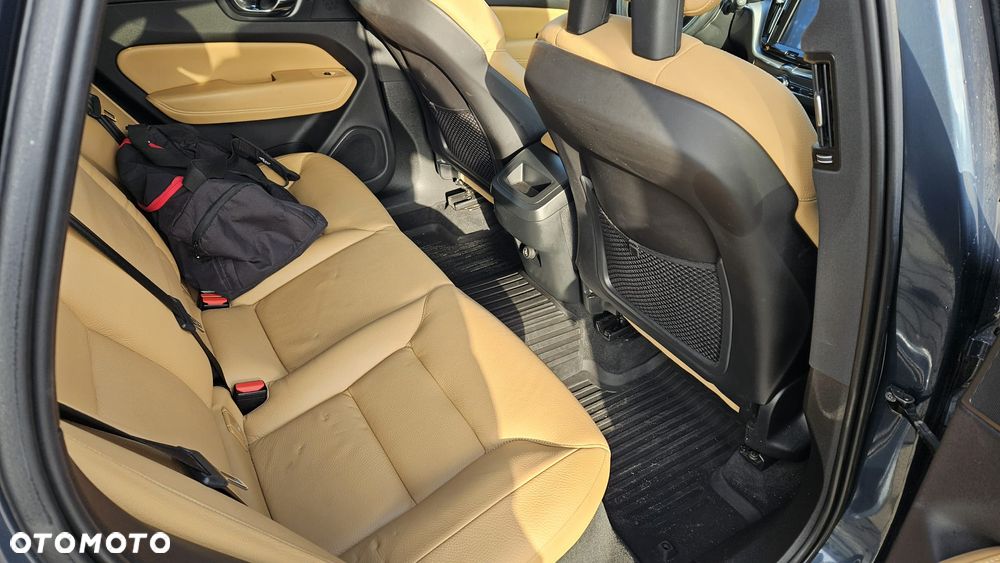 Volvo XC 60 T6 AWD Geartronic Momentum Pro - 9