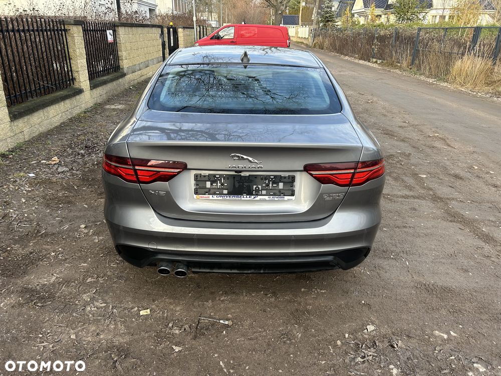 Jaguar XE 20d Prestige - 7