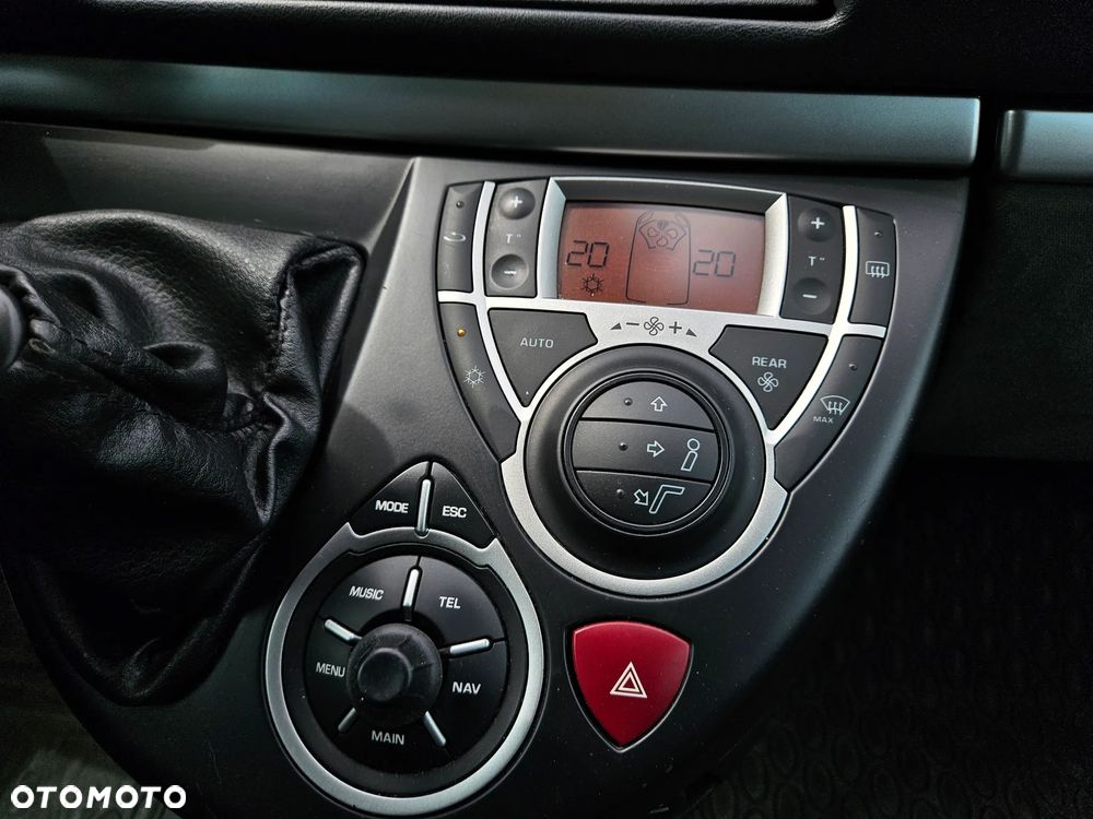 Peugeot 807 2.0 HDi Premium - 23