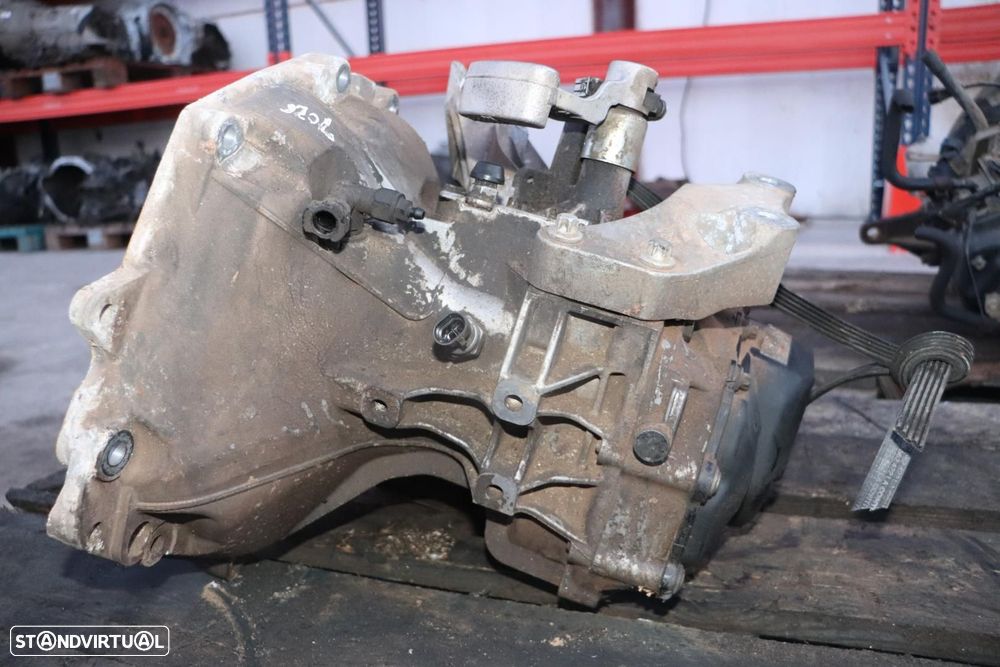 CAIXA DE VELOCIDADES OPEL CORSA E - 2