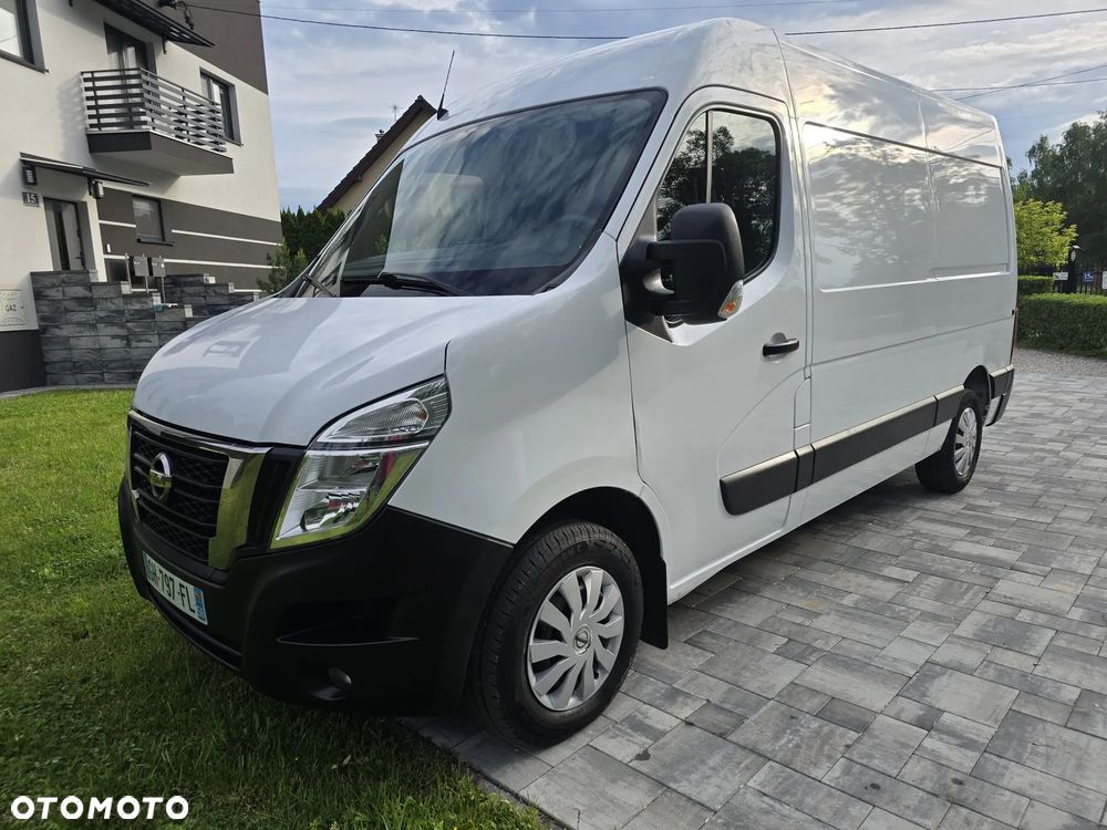 Nissan Interstar - 2
