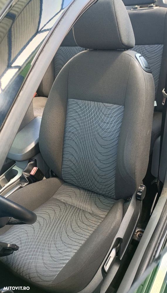 Ford Focus 1.6 16V Trend - 21