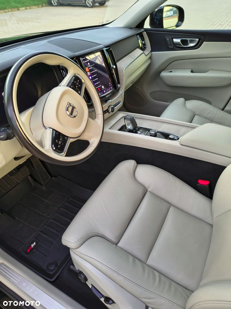 Volvo XC 60 B4 B Plus Dark - 10