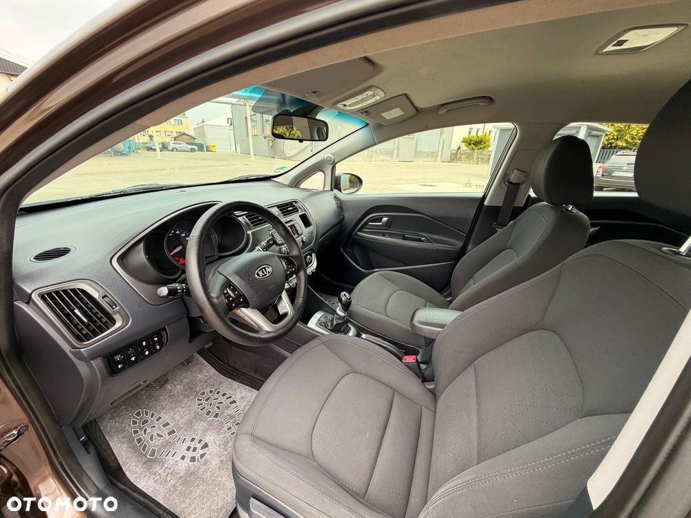 Kia Rio 1.4 Dream Team Edition - 18