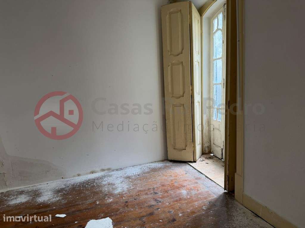 Prédio para reabilitação total no centro de Cacilhas - Grande imagem: 5/39