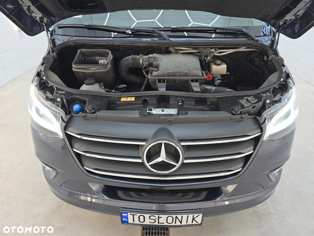 Mercedes-Benz SPRINTER 319 3.0 V6 CDI AUTOMAT 4,40Cm Długi SERWIS ASO MERCEDES-BENZ DO OSTATNIEGO km SALON PL FUL LED HIGH PERFORMANCE MBUX z ekranem dotykowym 10,25 cali SIEDZENIE KIEROWCY KOMFORTOWE, HYDRAULICZNE RESOROWANE PODGRZEWANA SZYBA PRZEDNIA TEMPOMAT KAMERA COFANIA LAKIER METALIK - 39