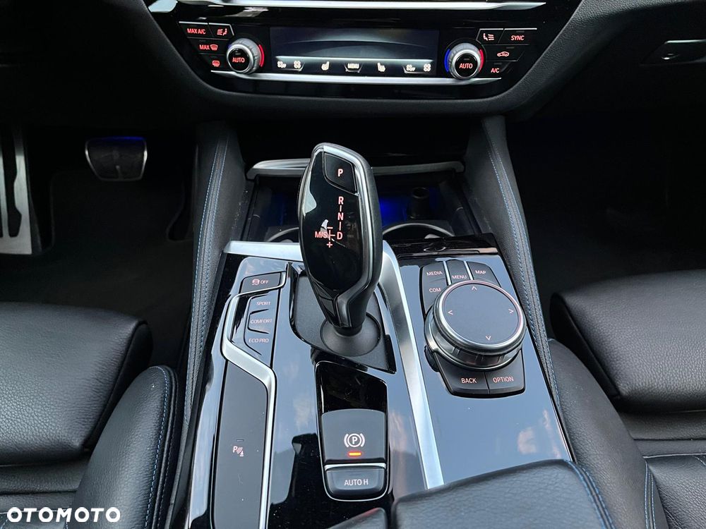 BMW Seria 5 - 21