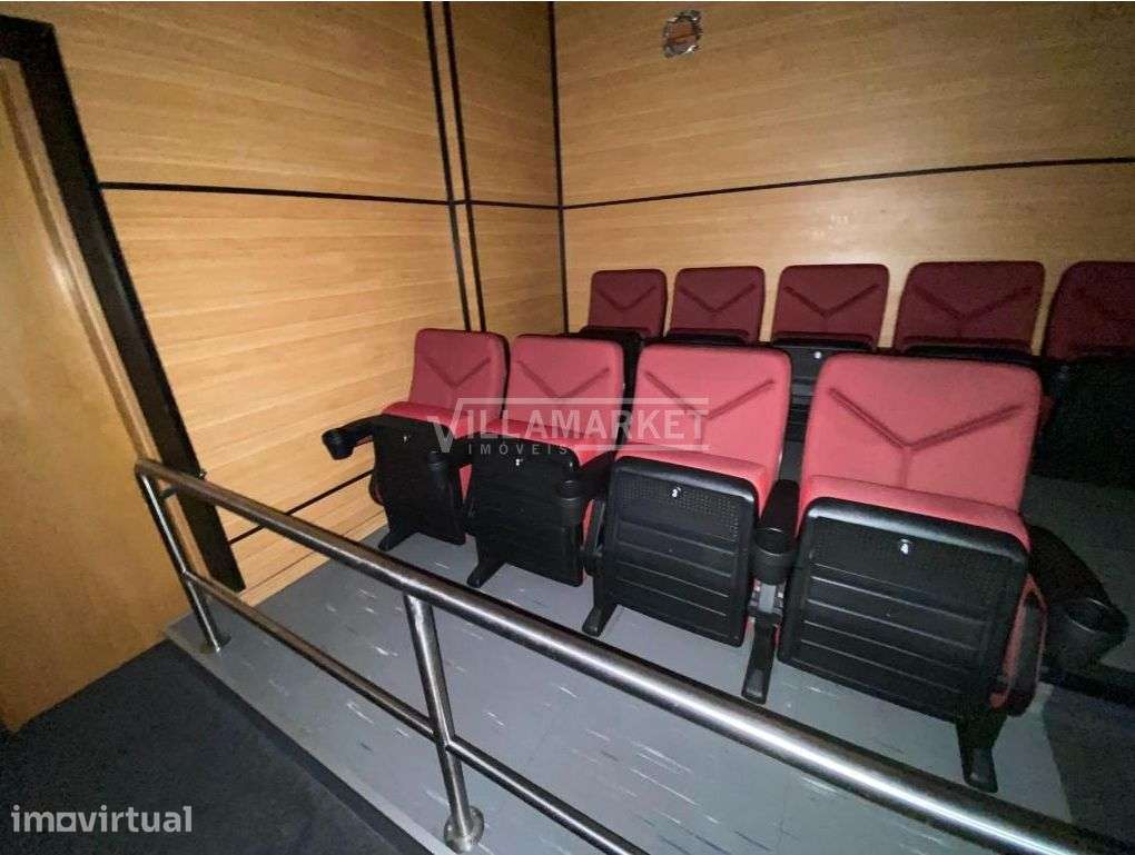 Loja da banca com 148m² que funcionou como Cinema inserida no Centro C - Grande imagem: 5/13